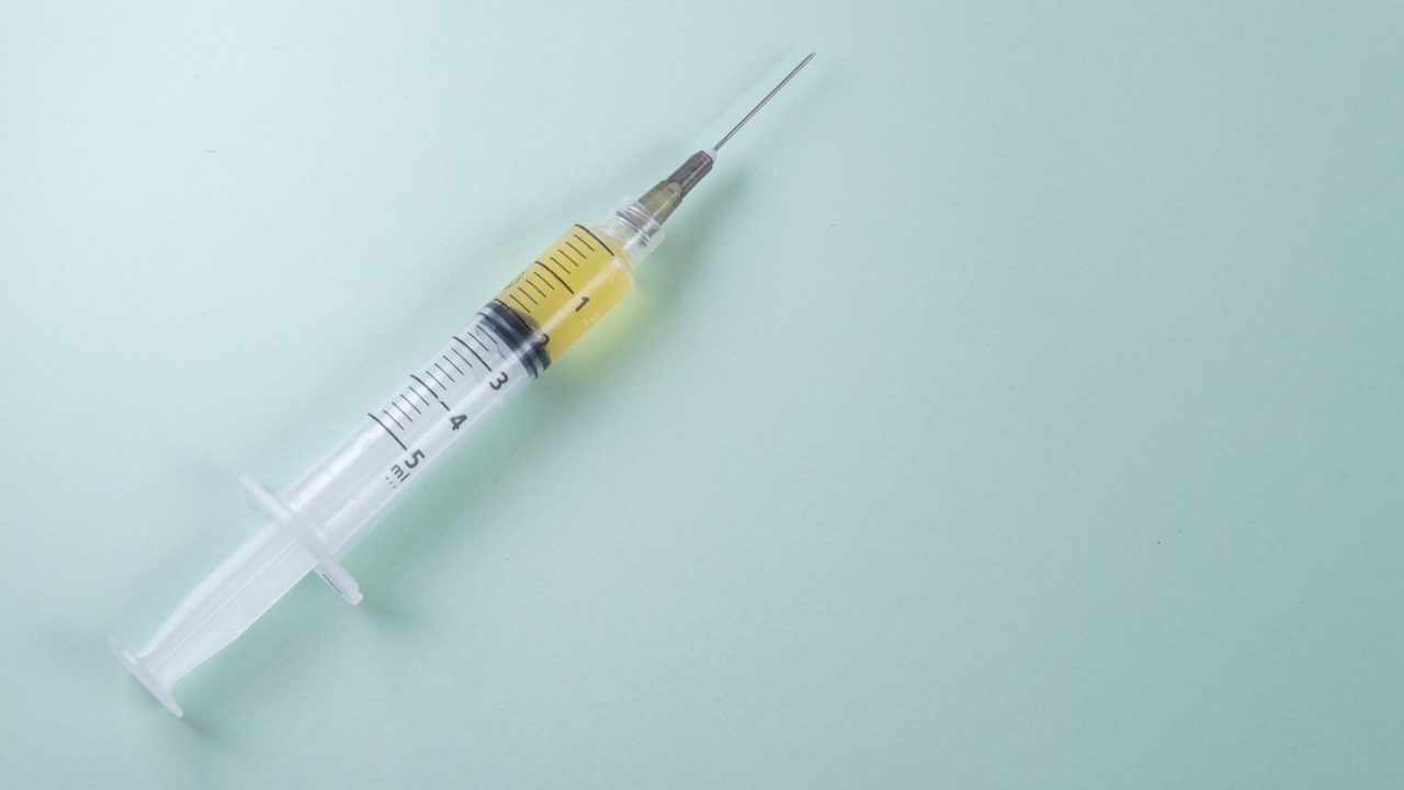 Colagen Guna vs. Cortizon vs. Acid Hialuronic: Care Este Diferența?